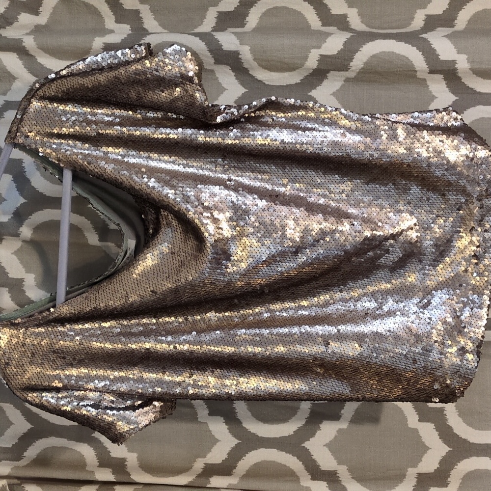 Party top 🥳 Hayden sequin top sz M